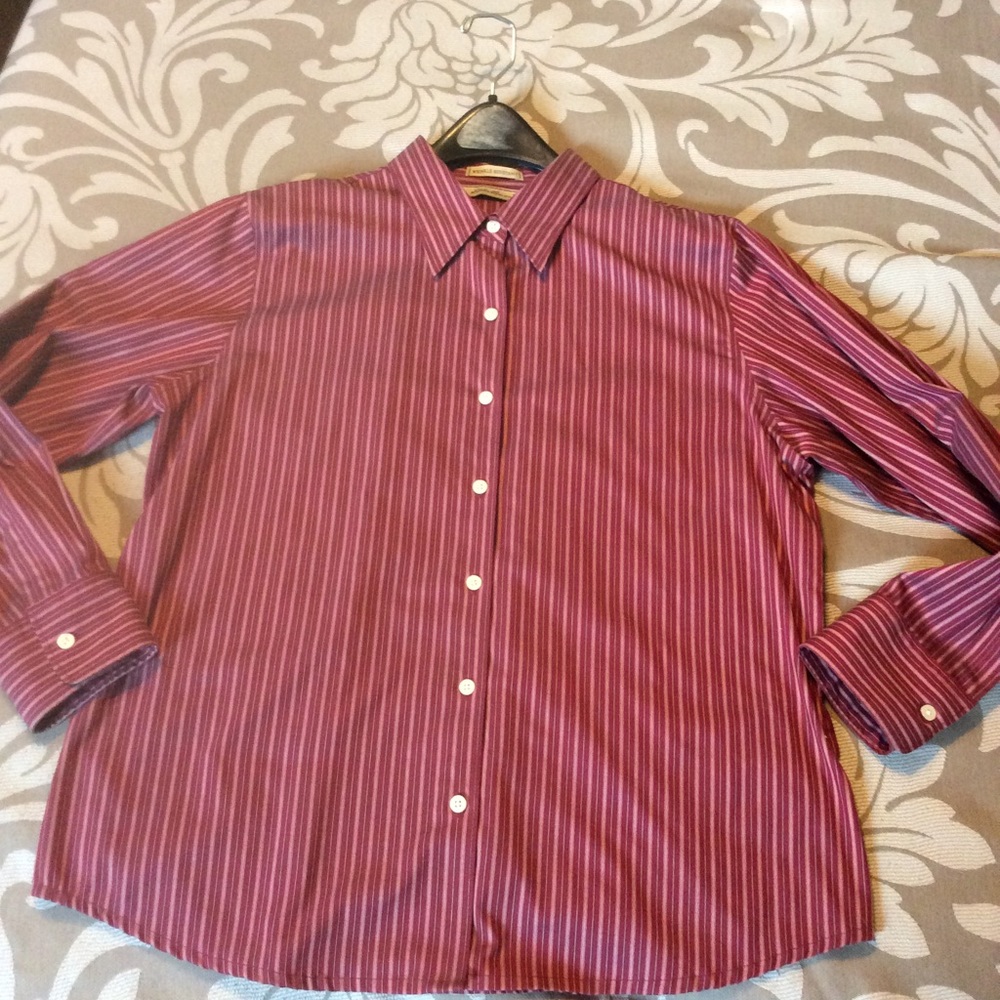 Ladies Eddie Bauer button blouse